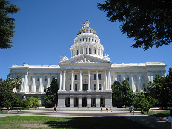 California's lack of good transportation policies and transit investment points to a failure in Sacramento. Photo: ##http://www.flickr.com/photos/aquafornia/2731909303/##aquafornia##