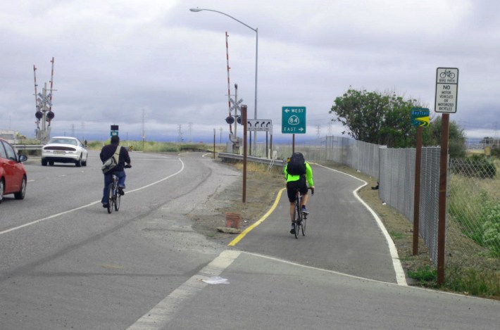 SF Bay Trail Along University Avenue in Menlo Park