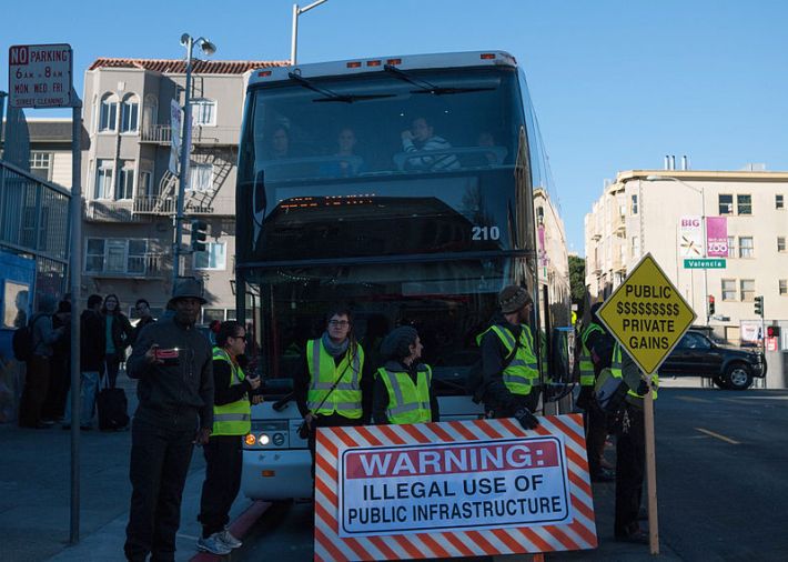 Protesters block a "Google Bus." Data from Facebook suggests more people are driving as a result of SFMTA restrictions on Tech Shuttle routes. Photo: Chris Martin