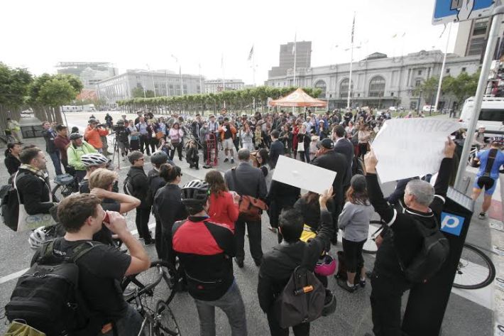 The crowd at SF City Hall after a cool morning bike-to-work-day ride! Photo: SF Bicycle Coalition.