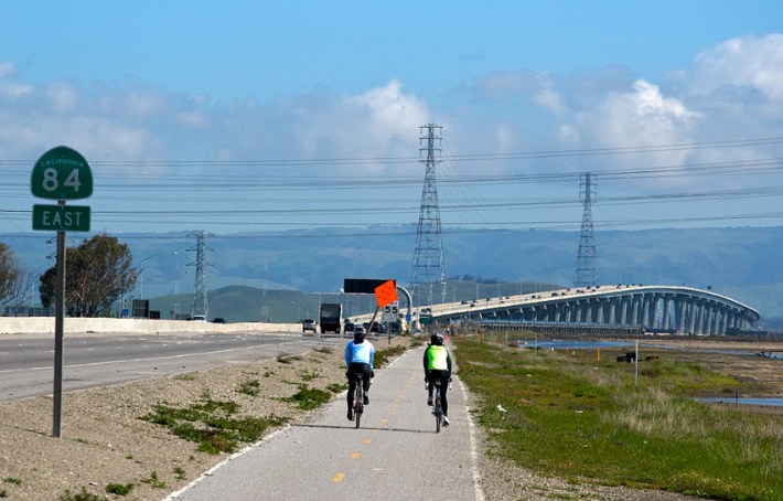 Bicyclists approach the Dumbarton Bridge from the west. Photo: Jun Seita / Flickr