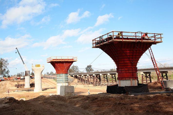 Bridging the Fresno River. This is just one of several locations where work is under way on the California High-Speed Rail project. Photo: CaHSR Authority