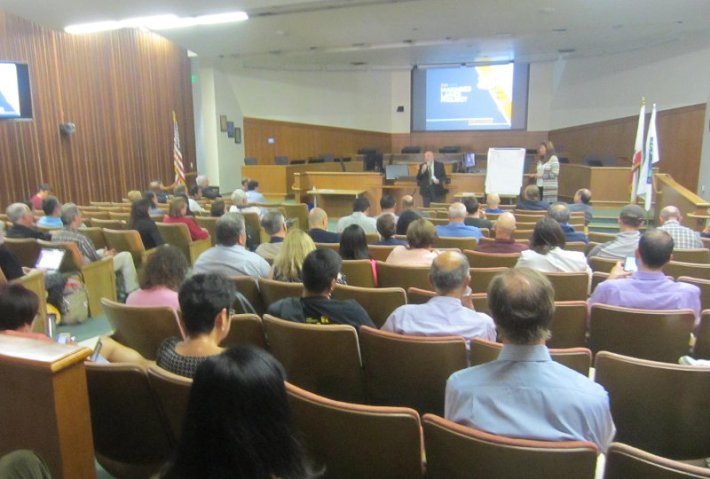 Community meeting on Highway 101 expansion in San Mateo. Photo: Andrew Boone