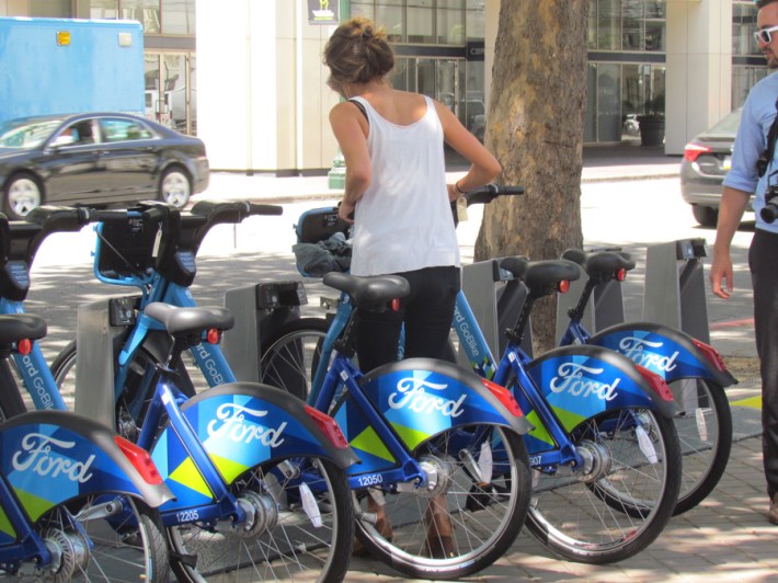 This was a chance to practice docking the bikes. When the green light comes on, you can walk away.