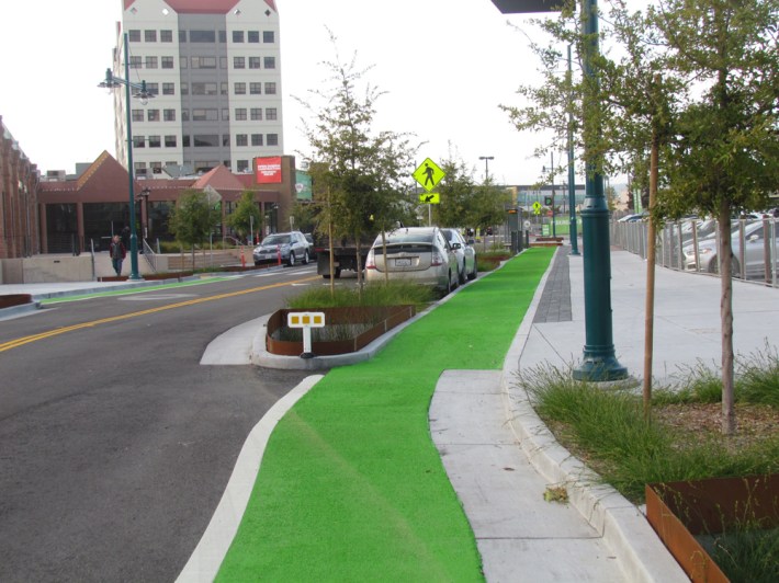 Parts of the lanes are parking- and bioswale-protected.