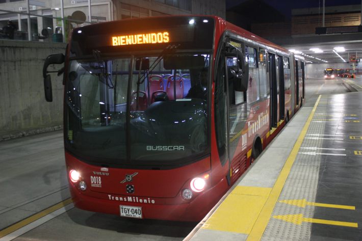 Level boarding of a bus in Bogota.