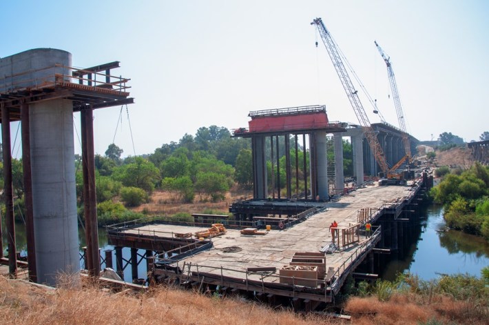 One of the many viaducts currently under construction in the Central Valley. Photo: CAHSRA
