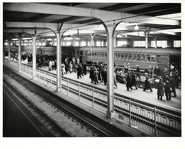 A train in the old Transbay Station, 1939. Photo: Transbay Joint Powers Authority