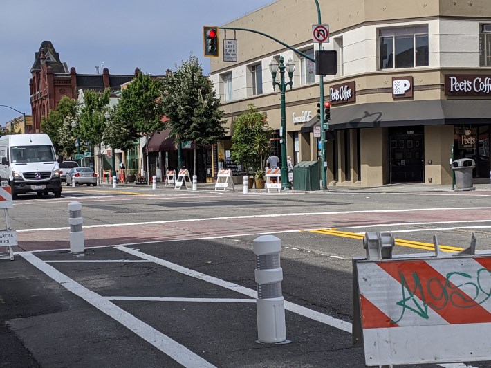 The intersection of Park and Central. Photo: Streetsblog/Rudick