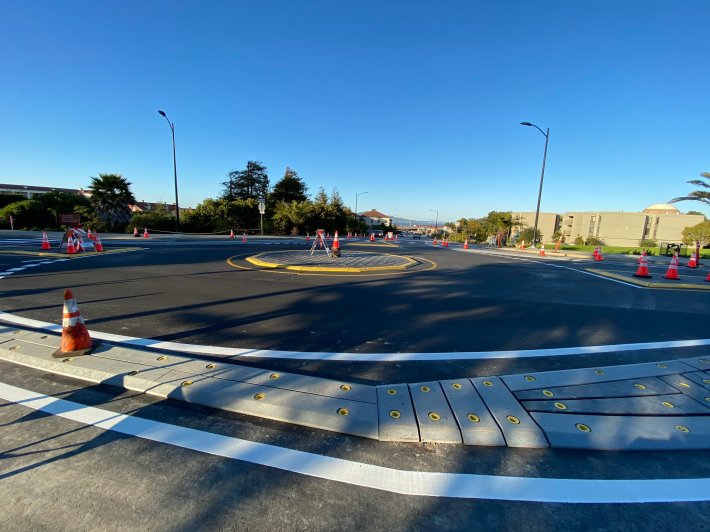 Lincoln Boulevard and Girard Road in the Presidio has a new traffic circle--complete with protected bike lanes. Photo: Bruce Halperin
