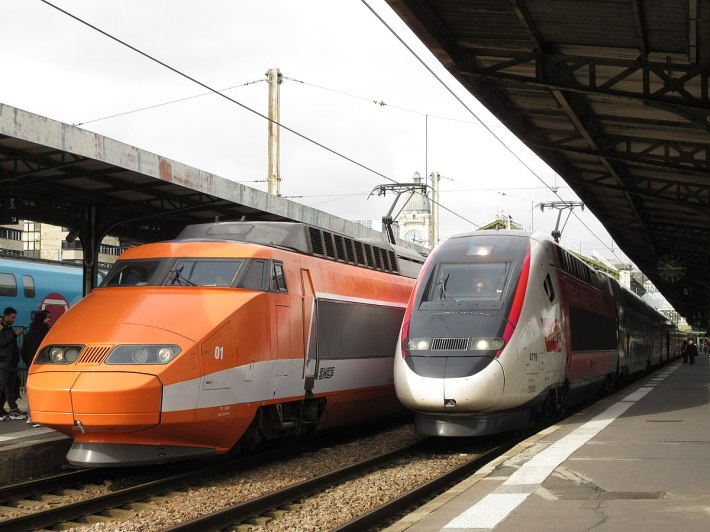 Old and new French high-speed trains in Paris. Image: Wikimedia commons