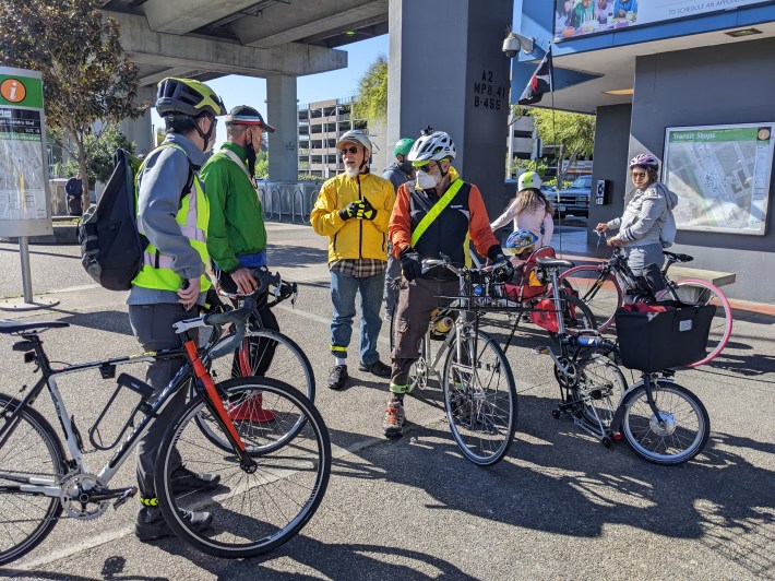 Campbell, in the green jacket, doing intros with the group of advocates prior to the ride. Photo: Streetsblog/Rudick