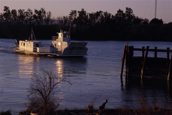 The Real McCoy Ferry provided by Caltrans for motorists near Sacramento. Image: Wikimedia Commons