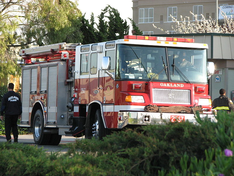 Oakland fire truck, Wikimedia commons