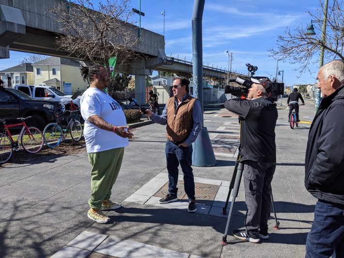 Truckee addressing a television news crew before Sunday's ride. Photo: Streetsblog/Rudick