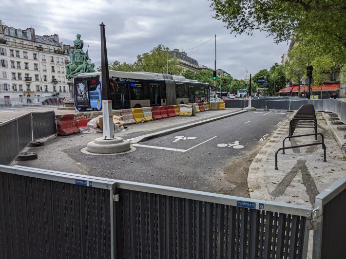 A new bus boarding island near the Jardin de Luxembourg