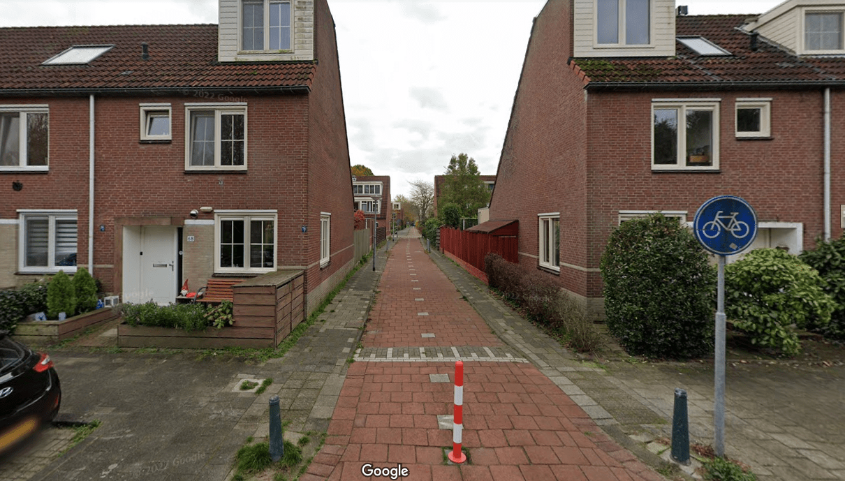 An example of one of the many bike-only roads that compliment the car-streets in my friend's suburb of Rotterdam. Image: Google maps