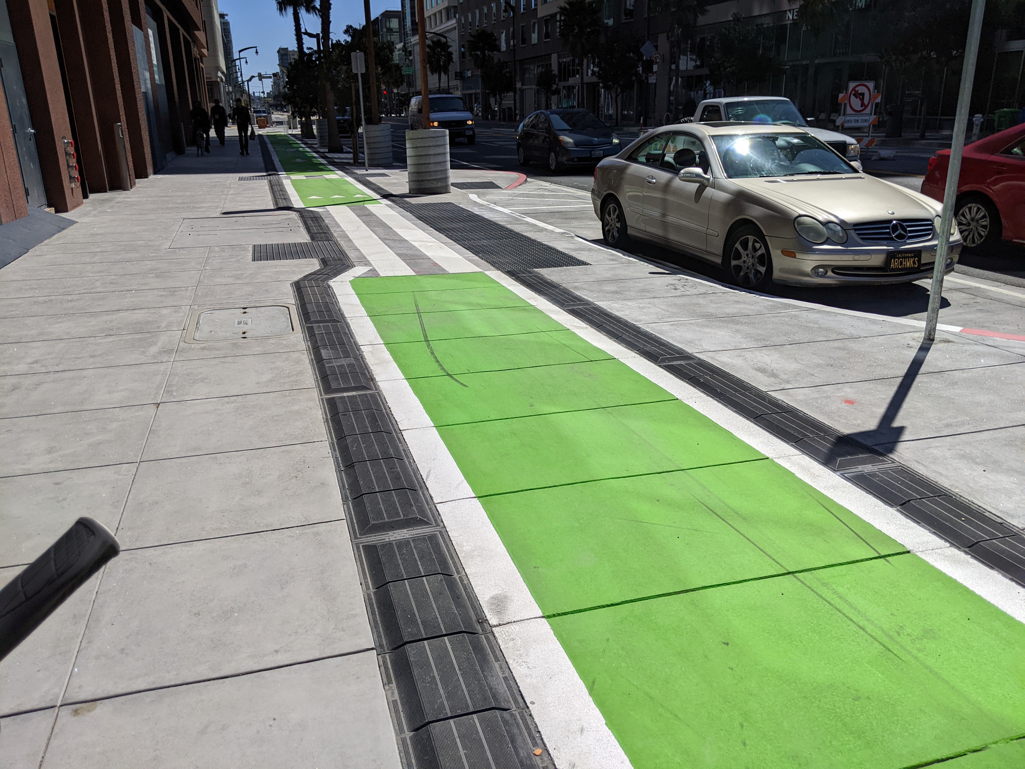 Eyes on the Street: SF Adds Sidewalk-Level Bike Lanes