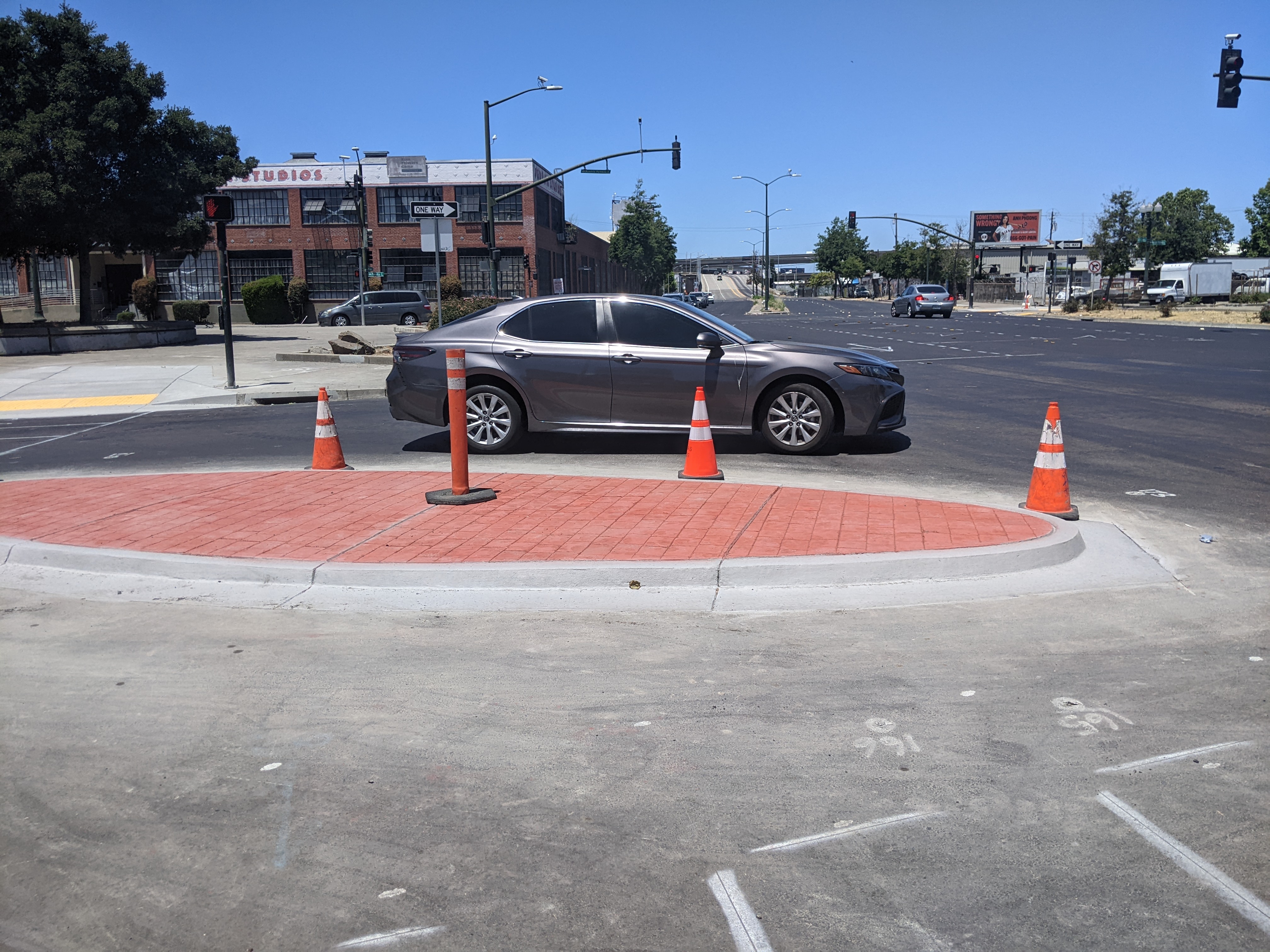 photo of Eyes on the Street: Check out Oakland, Calif.’s Newest Protected Intersection image