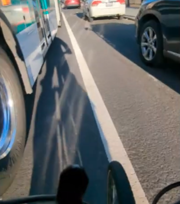 Caught on Video: AC Transit Operator Appears to Assault Cyclist - Streetsblog San Francisco